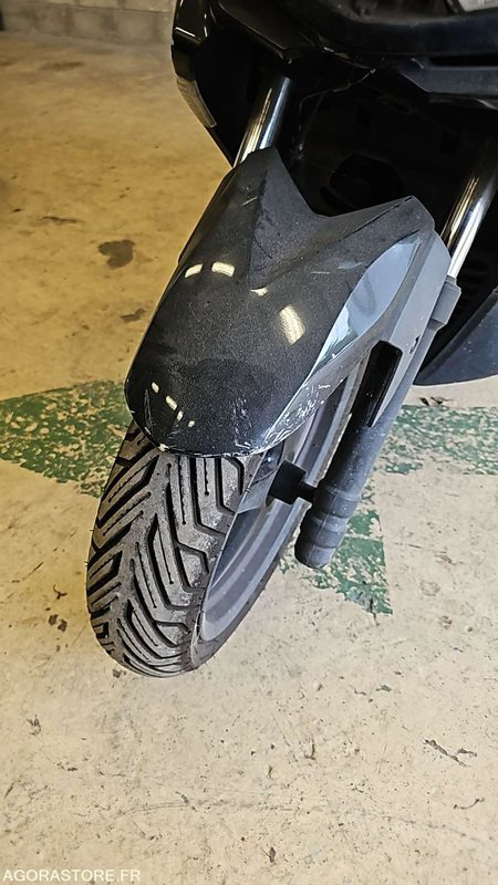 LOT DE (6) SCOOTERS - 2 - Мотоцикл: слика 4 LOT DE (6) SCOOTERS - 2 - Мотоцикл: слика 4