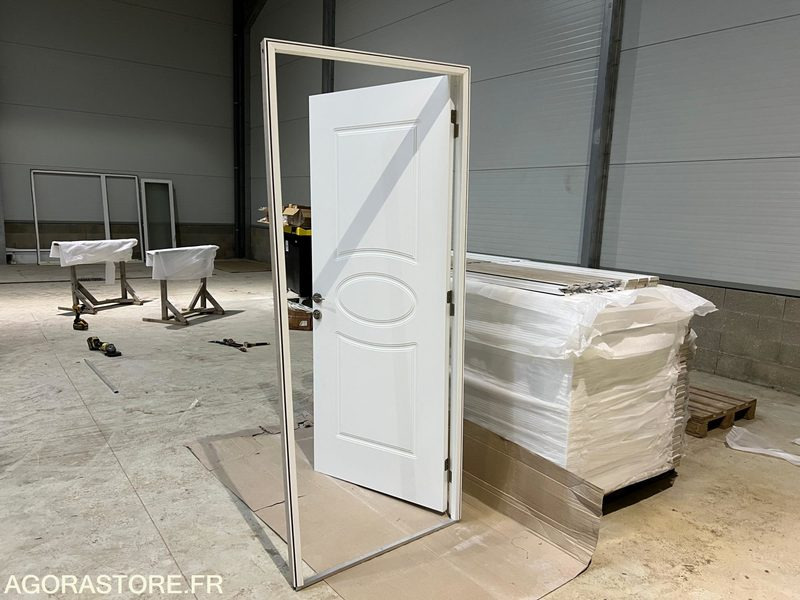 LOT de 19 Bloc Porte fin de chantier laqué blanc compris serrure et poignée - Алат/ Опрема: слика 4 LOT de 19 Bloc Porte fin de chantier laqué blanc compris serrure et poignée - Алат/ Опрема: слика 4