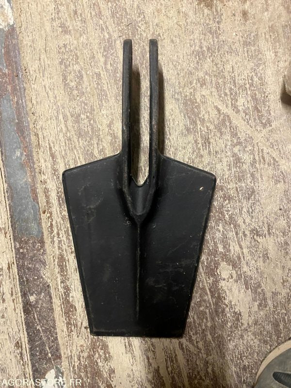 Lot 6 bêches de Rotobèche BECHAMATIC - Градинарска опрема: слика 2 Lot 6 bêches de Rotobèche BECHAMATIC - Градинарска опрема: слика 2