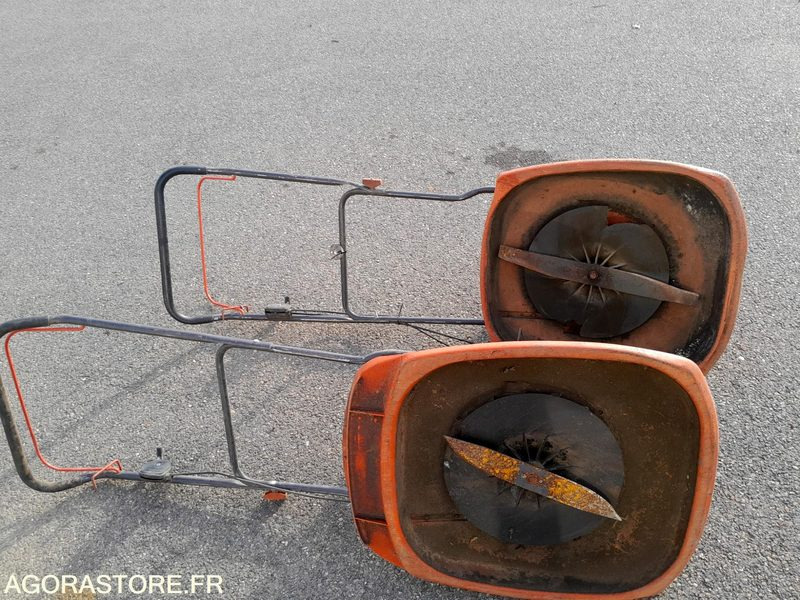 Lot de 2 tondeuses à coussin d'air (TP278+inconnu) - Градинарска опрема: слика 4 Lot de 2 tondeuses à coussin d'air (TP278+inconnu) - Градинарска опрема: слика 4