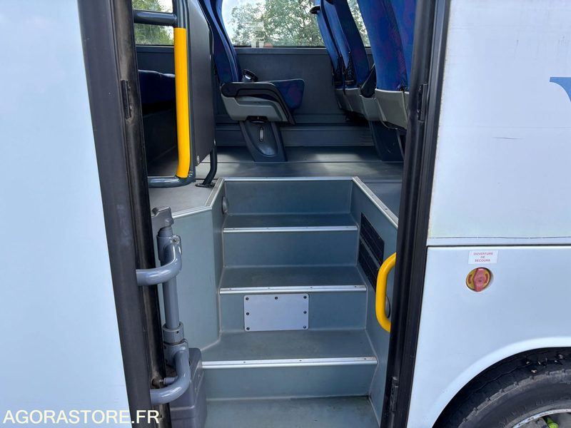 Lot de 3 minibus Mercedes mago et otokar navigo - Минибус, Патничко комбе: слика 5 Lot de 3 minibus Mercedes mago et otokar navigo - Минибус, Патничко комбе: слика 5