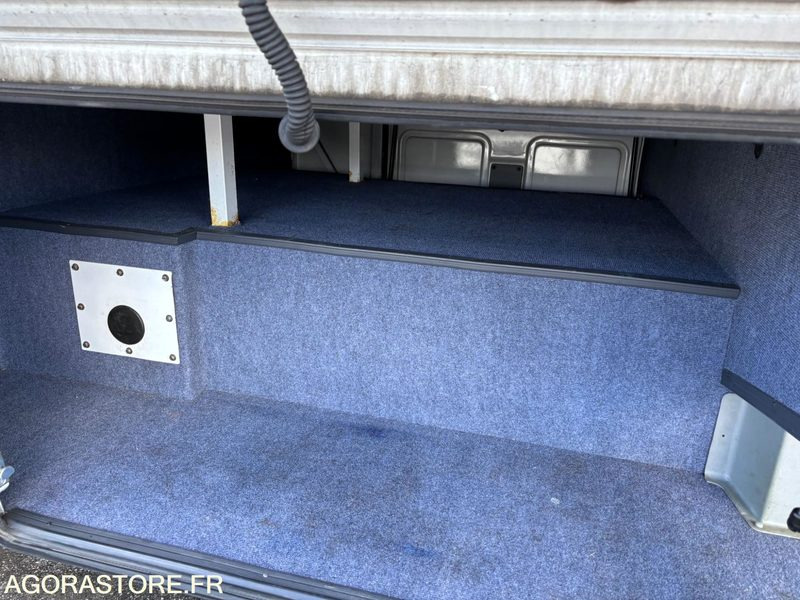 Lot de 3 minibus Mercedes mago et otokar navigo - Минибус, Патничко комбе: слика 3 Lot de 3 minibus Mercedes mago et otokar navigo - Минибус, Патничко комбе: слика 3