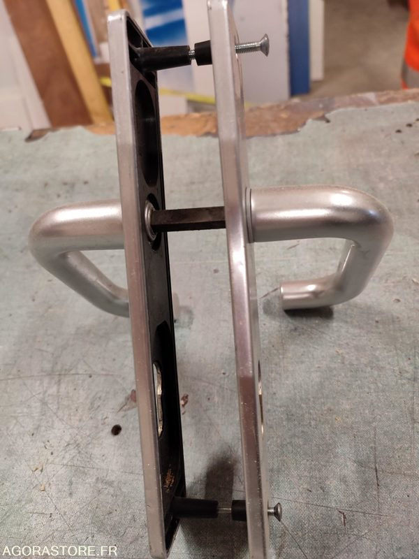 Lot de 9 poignées de porte en aluminium pour cylindres - Алат/ Опрема: слика 2 Lot de 9 poignées de porte en aluminium pour cylindres - Алат/ Опрема: слика 2