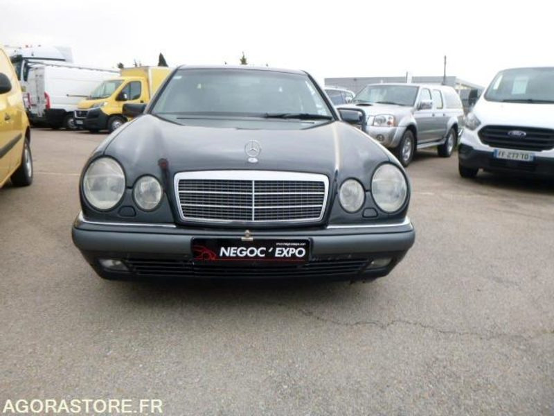 MERCEDES classe E 420 v8 W210 - 1996 - immatriculation espagnole - Автомобил: слика 3 MERCEDES classe E 420 v8 W210 - 1996 - immatriculation espagnole - Автомобил: слика 3