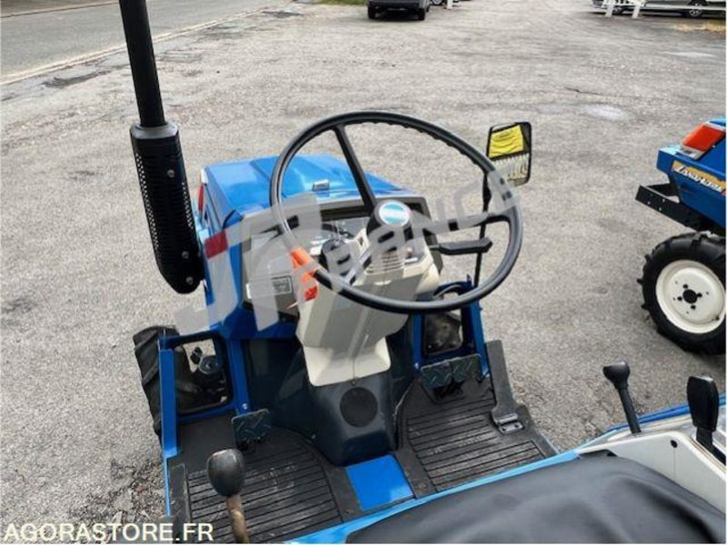MICROTRACTEUR ISEKI 14 CV 4 ROUES MOTRICES DIESEL 1263H DANS L'ETAT ROULANT - Трактор: слика 4 MICROTRACTEUR ISEKI 14 CV 4 ROUES MOTRICES DIESEL 1263H DANS L'ETAT ROULANT - Трактор: слика 4
