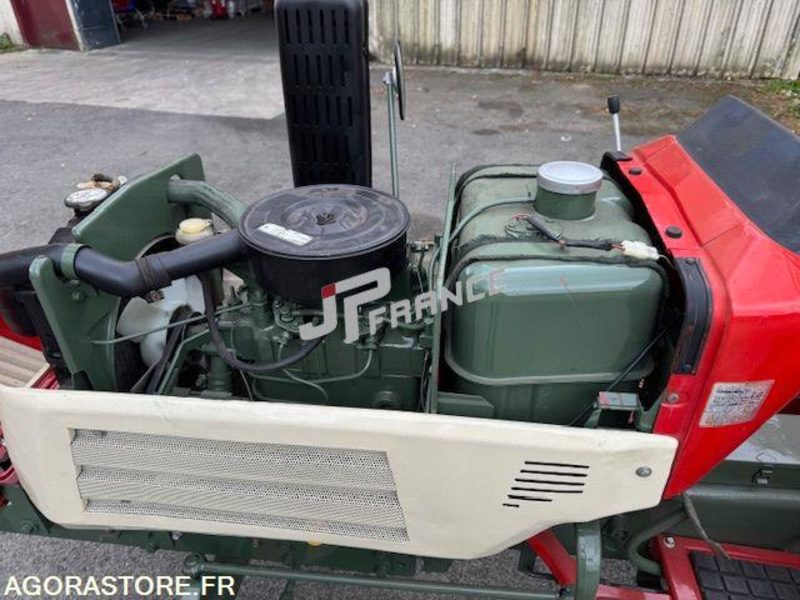 MICROTRACTEUR YANMAR 20CV 2 CYLINDRES 1150CM3 D'OCCASION 2RM TRES BON ETAT 810H - Трактор: слика 5 MICROTRACTEUR YANMAR 20CV 2 CYLINDRES 1150CM3 D'OCCASION 2RM TRES BON ETAT 810H - Трактор: слика 5
