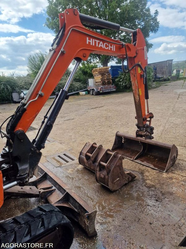 MINI PELLE HYDRAULIQUE HITACHI ZX26U-5A 2020 - 3 400heures - TRES BON ETAT - Мини багер: слика 2 MINI PELLE HYDRAULIQUE HITACHI ZX26U-5A 2020 - 3 400heures - TRES BON ETAT - Мини багер: слика 2