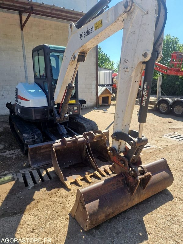 MINI PELLE SUR CHENILLE CAOUTCHOUC BOBCAT 5T E45 AVEC 3 GODETS - 2017 - 1715h - Мини багер: слика 1 MINI PELLE SUR CHENILLE CAOUTCHOUC BOBCAT 5T E45 AVEC 3 GODETS - 2017 - 1715h - Мини багер: слика 1
