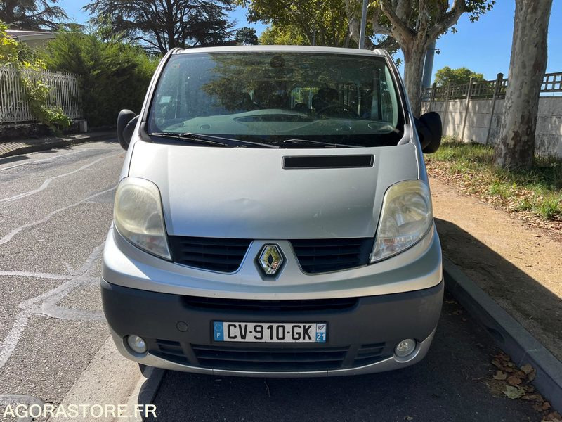 MINIBUS VL - 9 PLACES - TRAFIC - L2 H1 - 115 CH - CLIM- 165200 KMS - ATTELAGE - Минибус, Патничко комбе: слика 2 MINIBUS VL - 9 PLACES - TRAFIC - L2 H1 - 115 CH - CLIM- 165200 KMS - ATTELAGE - Минибус, Патничко комбе: слика 2