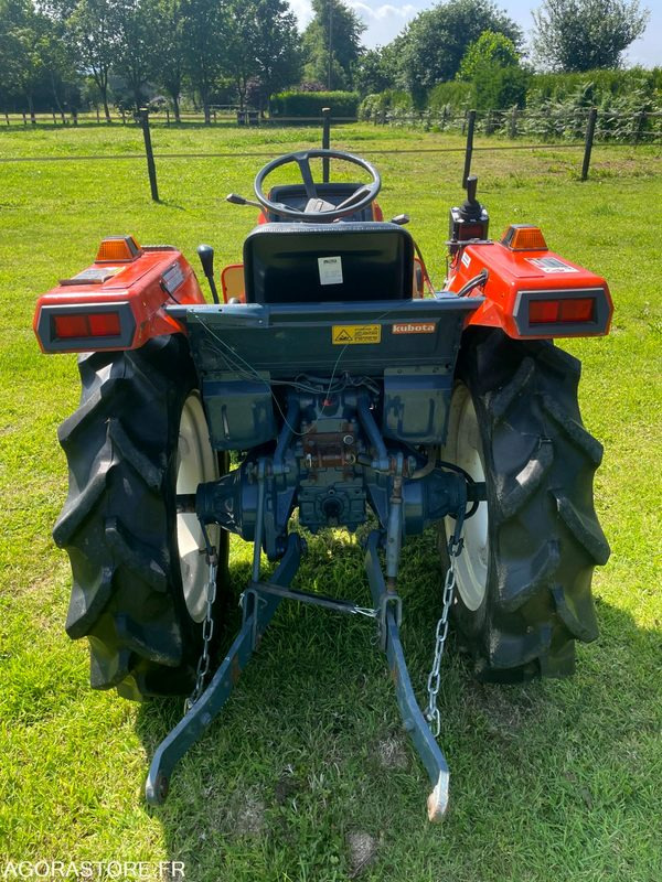 Лизинг на  Micro-tracteur Kubota L1-185 Micro-tracteur Kubota L1-185: слика 8