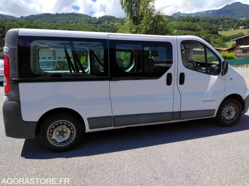 Minibus Renault Trafic - Минибус, Патничко комбе: слика 5 Minibus Renault Trafic - Минибус, Патничко комбе: слика 5