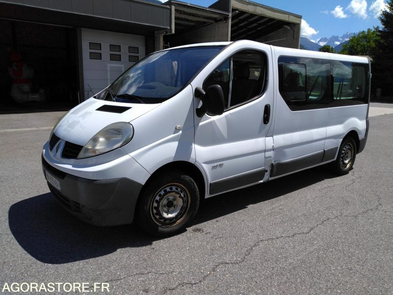 Minibus Renault Trafic - Минибус, Патничко комбе: слика 1 Minibus Renault Trafic - Минибус, Патничко комбе: слика 1