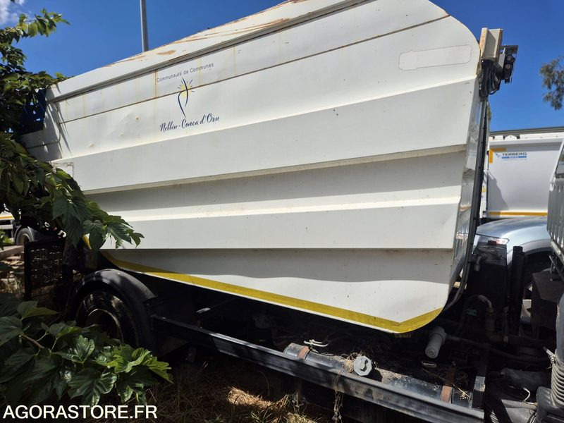 Mitsubishi FUSO BOM - 173532km - 2009 - Камион за ѓубре: слика 2 Mitsubishi FUSO BOM - 173532km - 2009 - Камион за ѓубре: слика 2