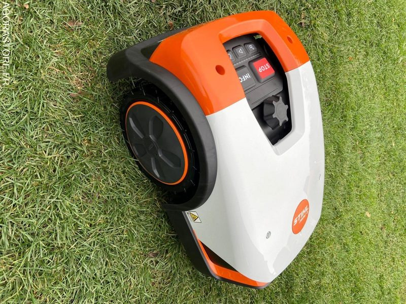 NEUF Robot Tonte STIHL IMOW 3.0 - Градинарска опрема: слика 2 NEUF Robot Tonte STIHL IMOW 3.0 - Градинарска опрема: слика 2