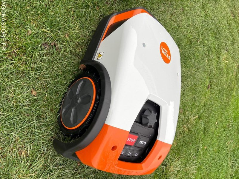 NEUF Robot Tonte STIHL IMOW 3.0 - Градинарска опрема: слика 4 NEUF Robot Tonte STIHL IMOW 3.0 - Градинарска опрема: слика 4