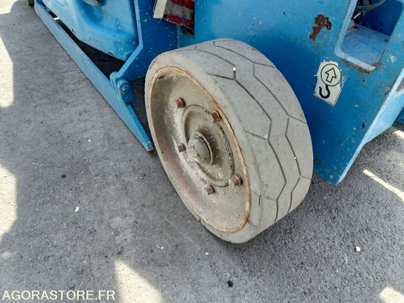 Дигачка платформа Nacelle electrique à ciseaux JLG 2030ES: слика 19