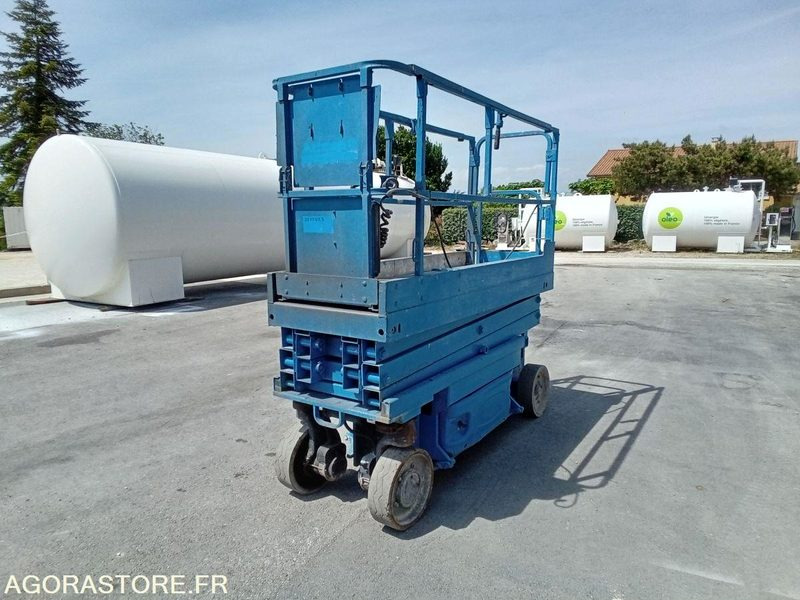 Дигачка платформа Nacelle electrique à ciseaux JLG 2030ES: слика 11