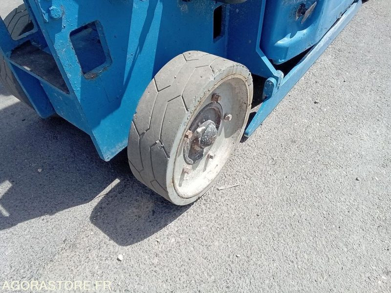 Дигачка платформа Nacelle electrique à ciseaux JLG 2030ES: слика 20