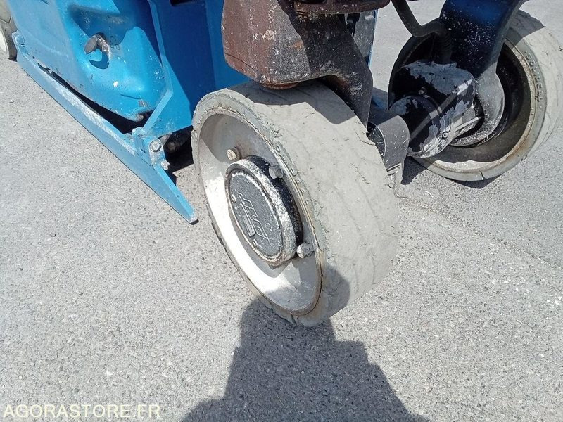 Дигачка платформа Nacelle electrique à ciseaux JLG 2030ES: слика 17