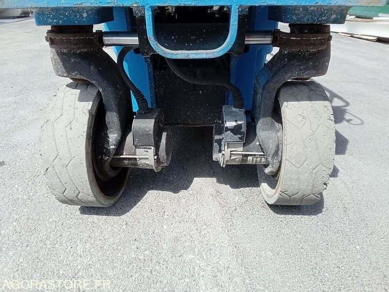 Дигачка платформа Nacelle electrique à ciseaux JLG 2030ES: слика 9