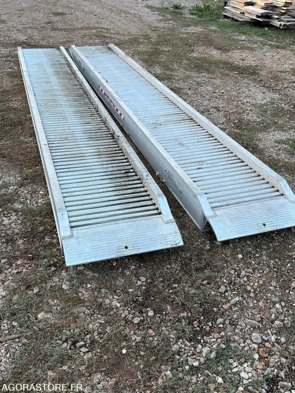 RAMPES DE CHARGEMENT 8,5 T - Опрема за ракување со материјали: слика 1 RAMPES DE CHARGEMENT 8,5 T - Опрема за ракување со материјали: слика 1