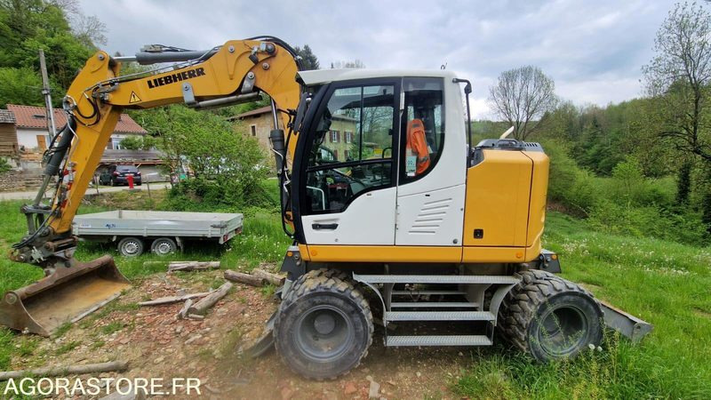 PELLE A PNEUS A912 COMPACT 2 godets - LIEBHERR - 2019 - 2820h - Багер: слика 1 PELLE A PNEUS A912 COMPACT 2 godets - LIEBHERR - 2019 - 2820h - Багер: слика 1