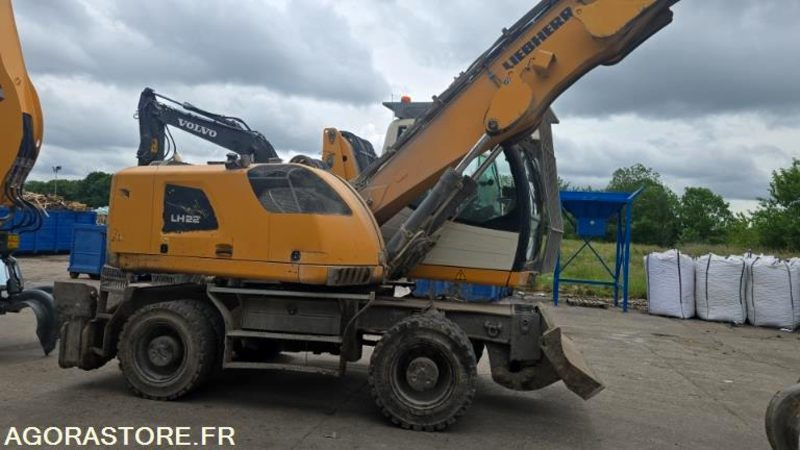 PELLE DE MANUTENTION SUR ROUE - LH22M LITRONIC LIEBHERR - 2017 / 12 053 HEURES - Багер: слика 2 PELLE DE MANUTENTION SUR ROUE - LH22M LITRONIC LIEBHERR - 2017 / 12 053 HEURES - Багер: слика 2