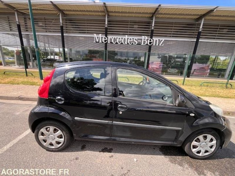 PEUGEOT 107 1.4 HDI TRENDY - Автомобил: слика 2 PEUGEOT 107 1.4 HDI TRENDY - Автомобил: слика 2