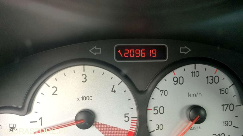 Автомобил PEUGEOT 206 - 2005 - 209619kms: слика 8