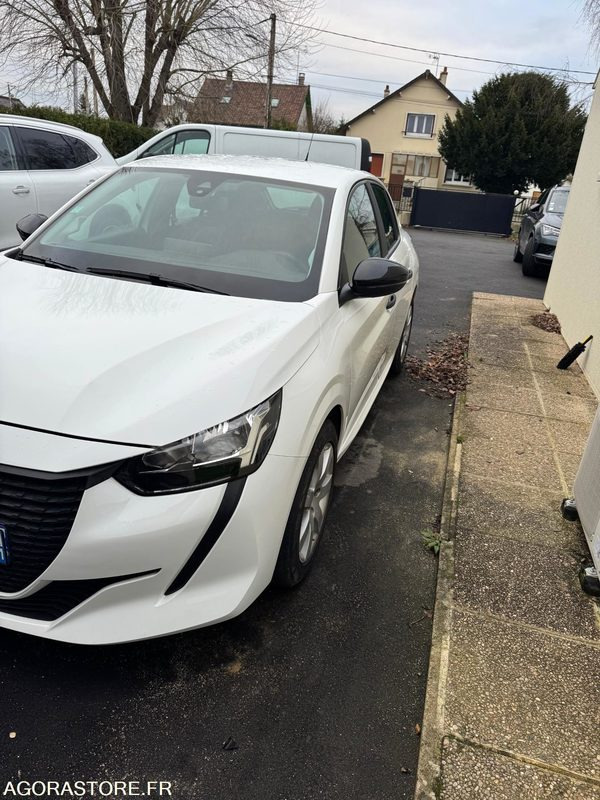 PEUGEOT - 208 - 2022 / 88000 KM - Автомобил: слика 2 PEUGEOT - 208 - 2022 / 88000 KM - Автомобил: слика 2