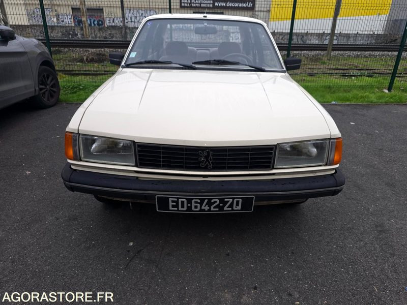 PEUGEOT 305 1.5 GR - 1984 - 124000 KM - Автомобил: слика 5 PEUGEOT 305 1.5 GR - 1984 - 124000 KM - Автомобил: слика 5