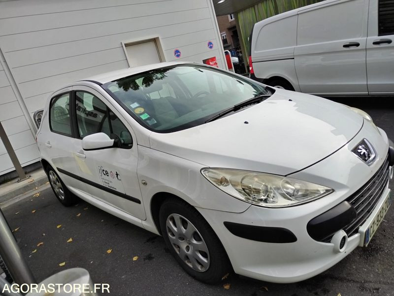 PEUGEOT 307 - 1.6 Diésel 190 285 KM - MONTREUIL (93) - Автомобил: слика 4 PEUGEOT 307 - 1.6 Diésel 190 285 KM - MONTREUIL (93) - Автомобил: слика 4