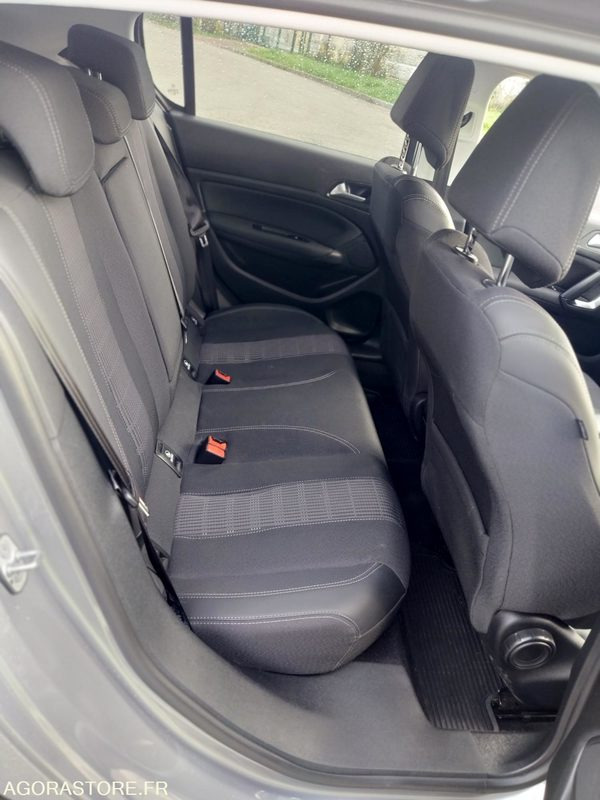 Автомобил PEUGEOT 308 phase II - 110ch - 2019 - 88946km - ESSENCE: слика 13