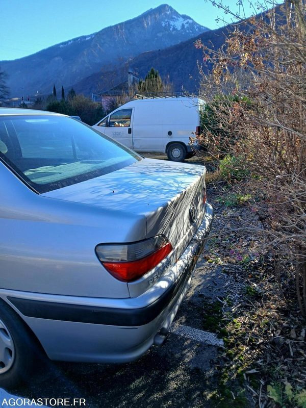 PEUGEOT 406 ESSENCE EN L'ETAT REMORQUE IMPERATIVE POUR ENLEVEMENT - Автомобил: слика 3 PEUGEOT 406 ESSENCE EN L'ETAT REMORQUE IMPERATIVE POUR ENLEVEMENT - Автомобил: слика 3