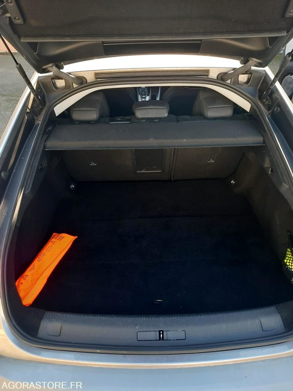 PEUGEOT 508 - 2019 - 141 378KM - Автомобил: слика 5 PEUGEOT 508 - 2019 - 141 378KM - Автомобил: слика 5