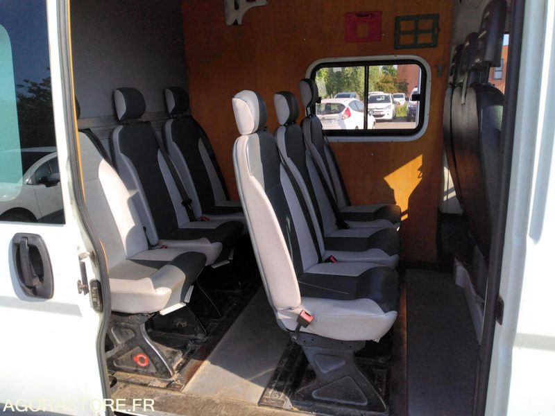 Товарно комбе PEUGEOT BOXER 9 PLACES: слика 7