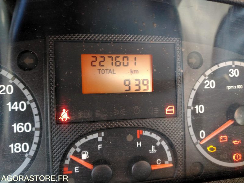 PEUGEOT BOXER 9 PLACES - Товарно комбе: слика 5 PEUGEOT BOXER 9 PLACES - Товарно комбе: слика 5
