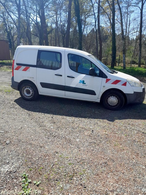 PEUGEOT Partner - 242795km - 2010 - Мало комбе: слика 2 PEUGEOT Partner - 242795km - 2010 - Мало комбе: слика 2