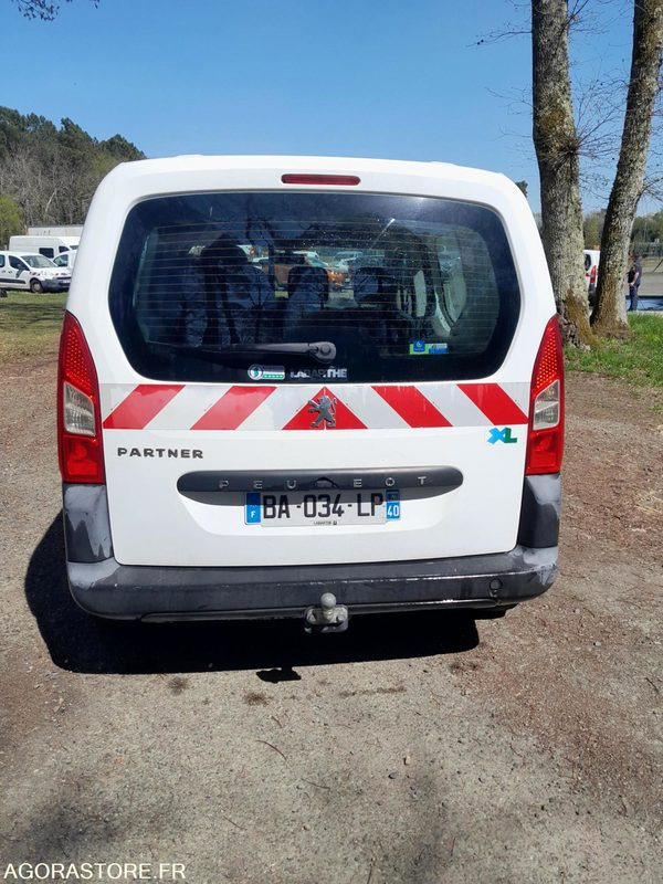 PEUGEOT Partner - 279300km - 2010 - Мало комбе: слика 2 PEUGEOT Partner - 279300km - 2010 - Мало комбе: слика 2