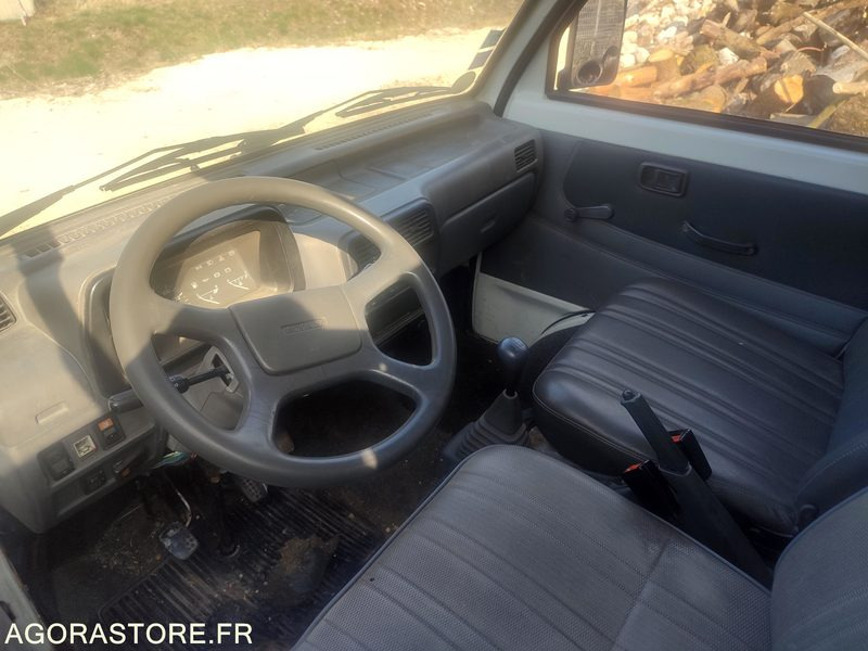 PIAGGIO 866 CZT 38 PORTER VENDU POUR PIECES VENDU SANS CONTROLE TECHNIQUE - Комби кипер: слика 4 PIAGGIO 866 CZT 38 PORTER VENDU POUR PIECES VENDU SANS CONTROLE TECHNIQUE - Комби кипер: слика 4
