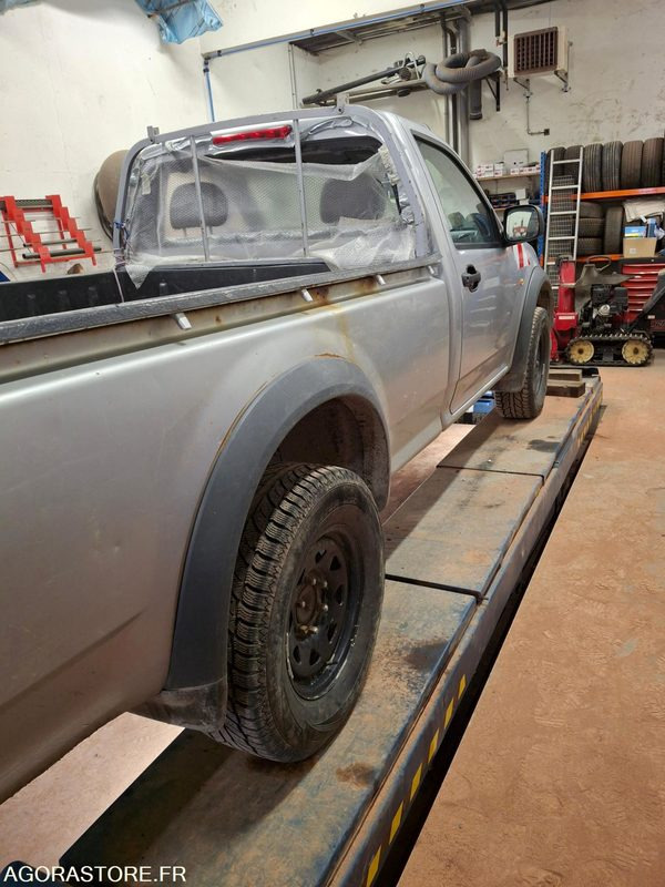 PICK UP D MAX   ISUZU - Пикап: слика 4 PICK UP D MAX   ISUZU - Пикап: слика 4