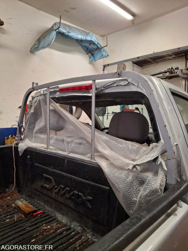 PICK UP D MAX   ISUZU - Пикап: слика 5 PICK UP D MAX   ISUZU - Пикап: слика 5