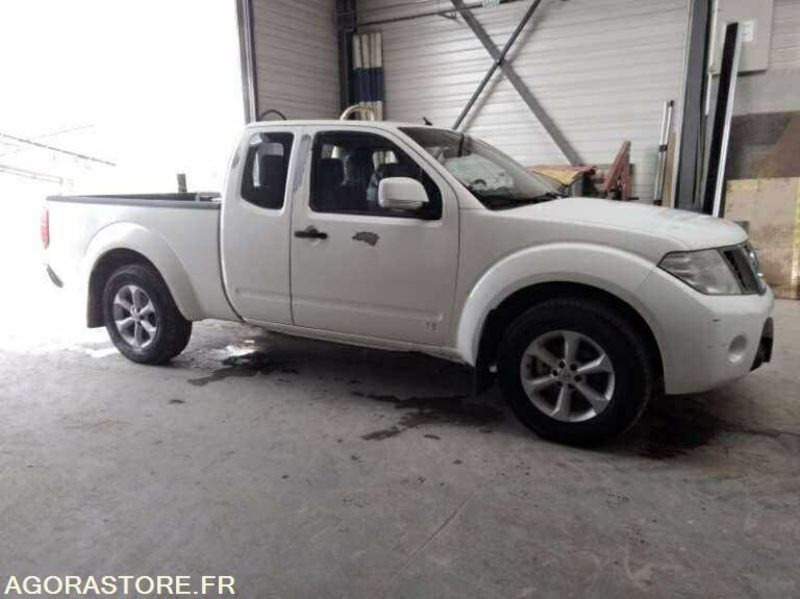 PICK UP - NISSAN - NAVARA - 2011 / 217 226 KM - BM-110-TG (00909-M20430) - Пикап: слика 3 PICK UP - NISSAN - NAVARA - 2011 / 217 226 KM - BM-110-TG (00909-M20430) - Пикап: слика 3