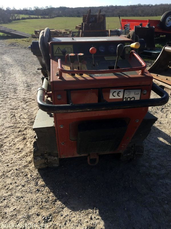 PORTE OUTILS à chenilles DITCH WITCH SK500 - Натоварувач: слика 5 PORTE OUTILS à chenilles DITCH WITCH SK500 - Натоварувач: слика 5