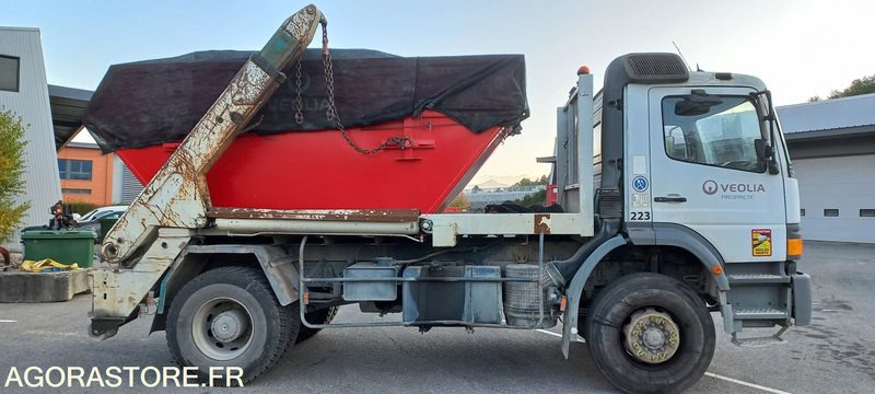 PORTEUR 19T MERCEDES MULTI 339000 km de 1999 (R30223) - Камион за подигање контејнери: слика 3 PORTEUR 19T MERCEDES MULTI 339000 km de 1999 (R30223) - Камион за подигање контејнери: слика 3