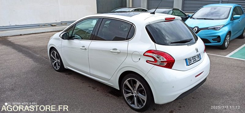 Peugeot 208 1.6 hdi 90 féline bvm5 - Автомобил: слика 3 Peugeot 208 1.6 hdi 90 féline bvm5 - Автомобил: слика 3