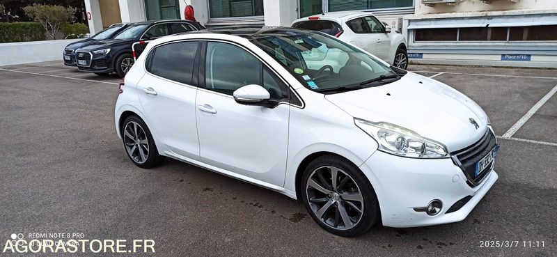 Peugeot 208 1.6 hdi 90 féline bvm5 - Автомобил: слика 1 Peugeot 208 1.6 hdi 90 féline bvm5 - Автомобил: слика 1