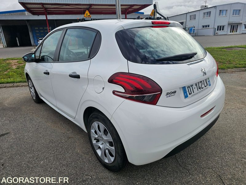 Peugeot 208 - 2015 - 187805km - DT142LK - Автомобил: слика 4 Peugeot 208 - 2015 - 187805km - DT142LK - Автомобил: слика 4