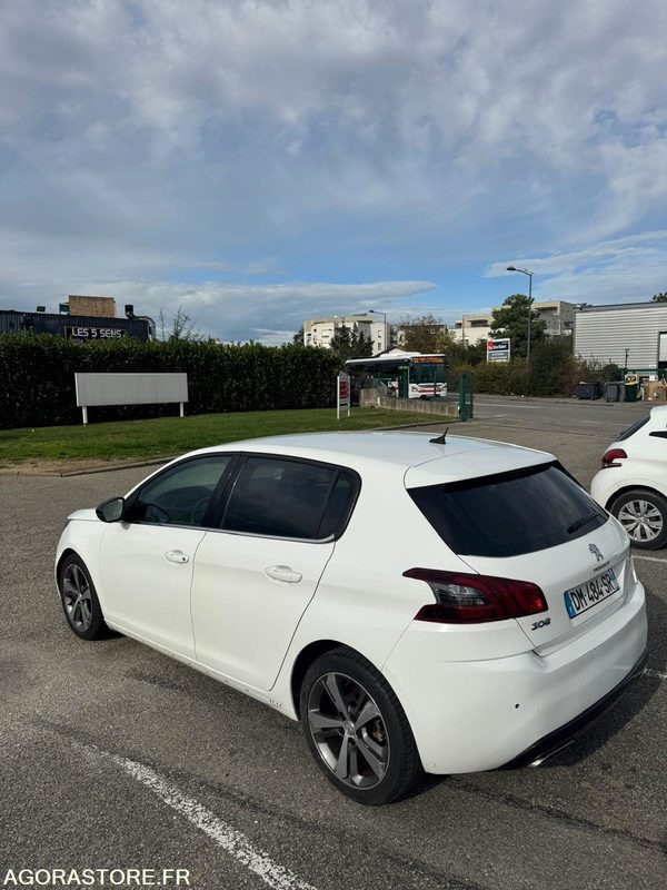 Peugeot 308 1.6 HDi 90 CV phase 2 T9 - 2014 - 172 500 KMS - Автомобил: слика 5 Peugeot 308 1.6 HDi 90 CV phase 2 T9 - 2014 - 172 500 KMS - Автомобил: слика 5
