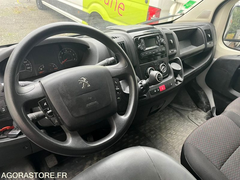 Peugeot Boxer 165CV L2H2 avec Hayon et Galerie - 2023 - 90000 Kms - Товарно комбе: слика 4 Peugeot Boxer 165CV L2H2 avec Hayon et Galerie - 2023 - 90000 Kms - Товарно комбе: слика 4
